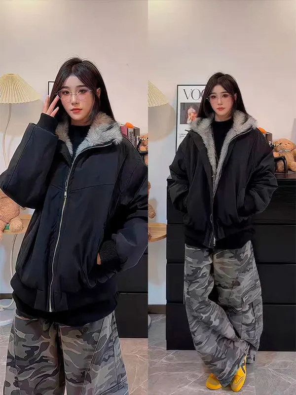 

Мужская хлопковая куртка Cleanfit: утепленная зимняя модель с меховым воротником, повседневная, приталенного кроя, с длинными рукавами