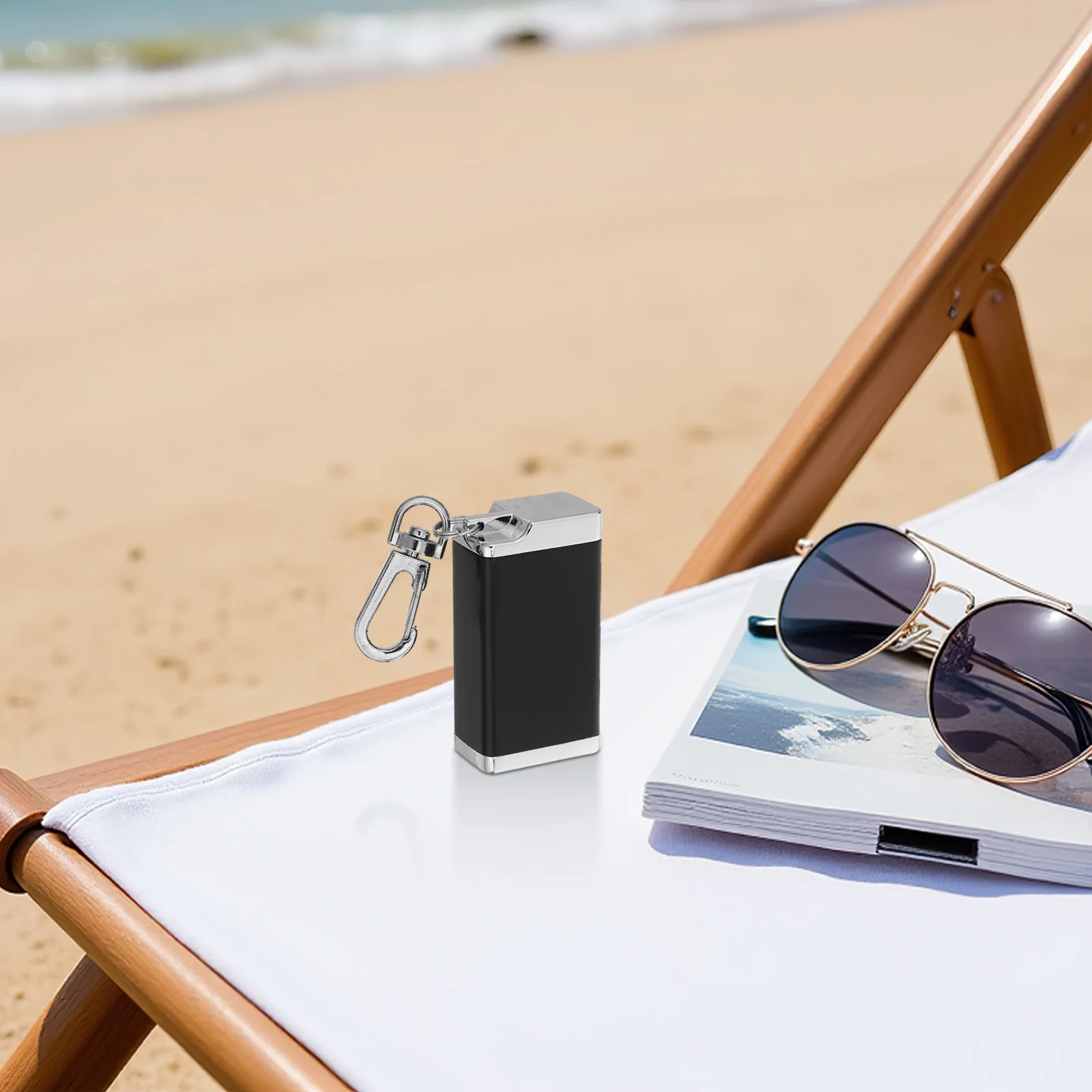 

Ash Holder with Key Chain Ashtray for Room Vehicles Ashtrays Smokers Car