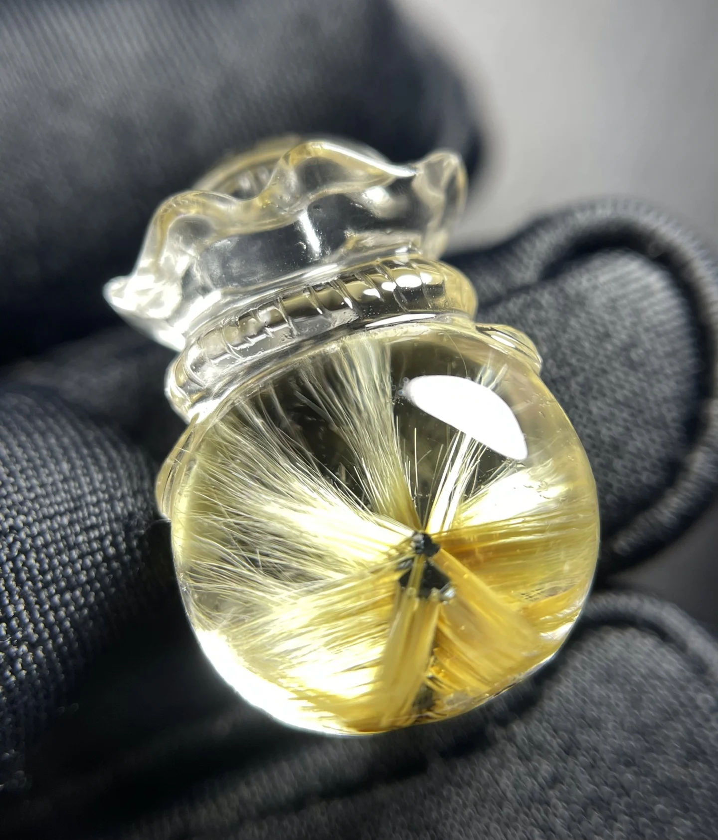 

Natural Gold Rutilated Quartz Pendant Buddha Rutilated Quartz Jewelry 21.7*14.2*10.2mm Men Women Brazil AAAAAAA