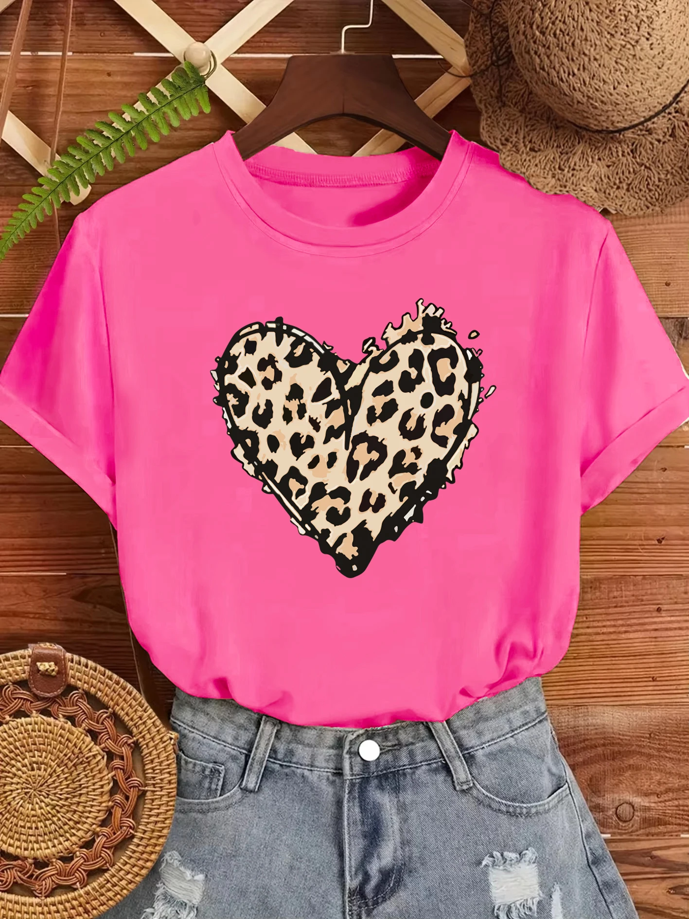 

Классическая женская футболка с леопардовым принтом и сердечком, повседневная футболка большого размера, универсальная хлопковая уличная одежда, модная одежда Y2K