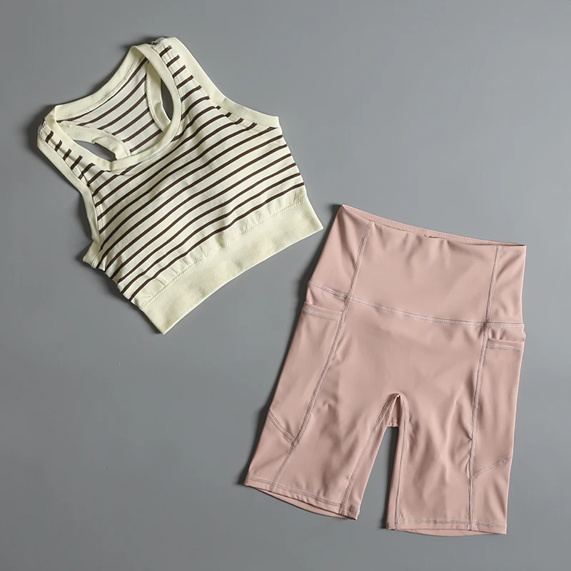 Sport- und Fitnessanzug für Damen im Sommer mit integrierter gestreifter BH-Weste mit Brustpolster, Outdoor-Lauf- und Radhose