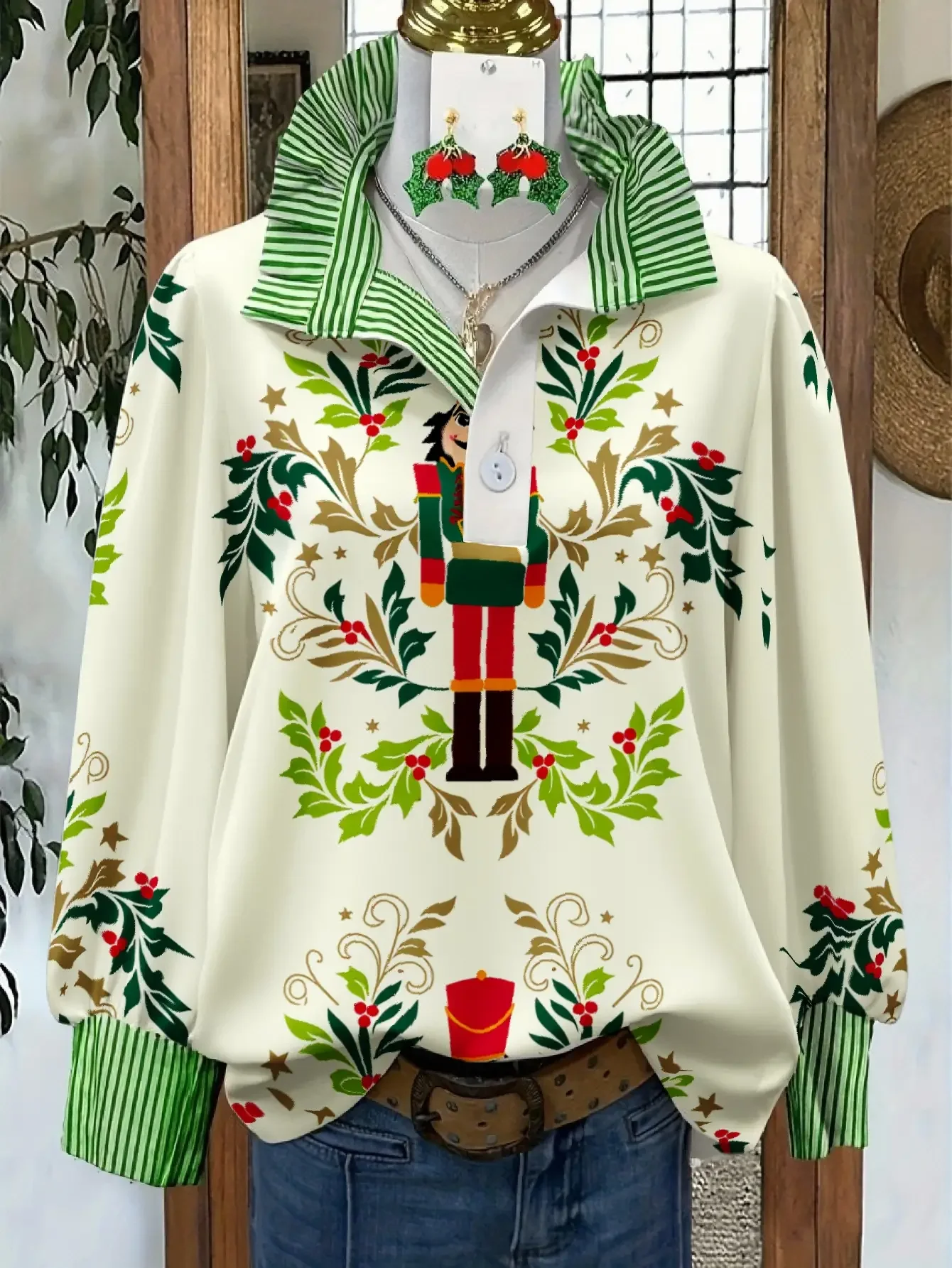 Women's striped shirt with multi-color striped collar and Clothing suitable for travel photography