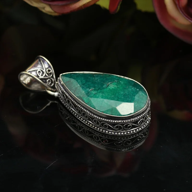 

Green Jade Gemstone Handmade 925 Sterling Silver Pendant Vintage Jewelry