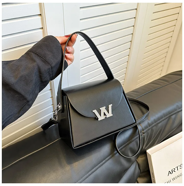 

2025 New Women's Leather Small Square Bag - High-End Light Luxury Shoulder Messenger Bag