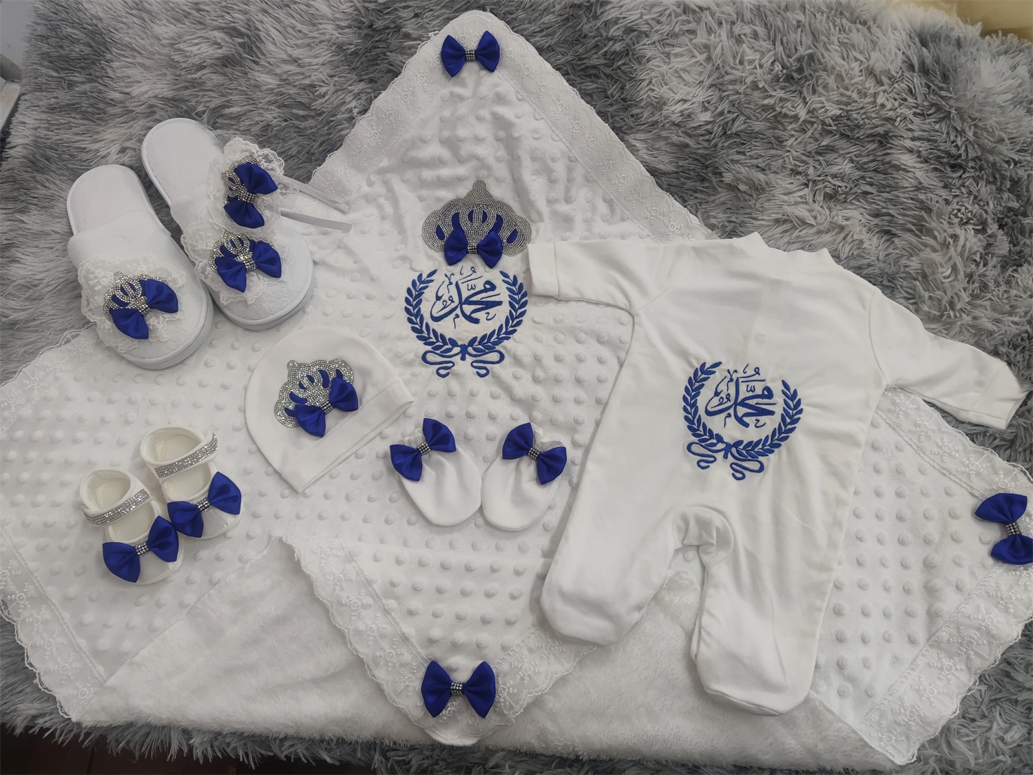 Magnificent Baby Photo Shoot Outfit 7PCS White Blue Bow Romper Soft Cotton Delicate with Security Blanket Set
