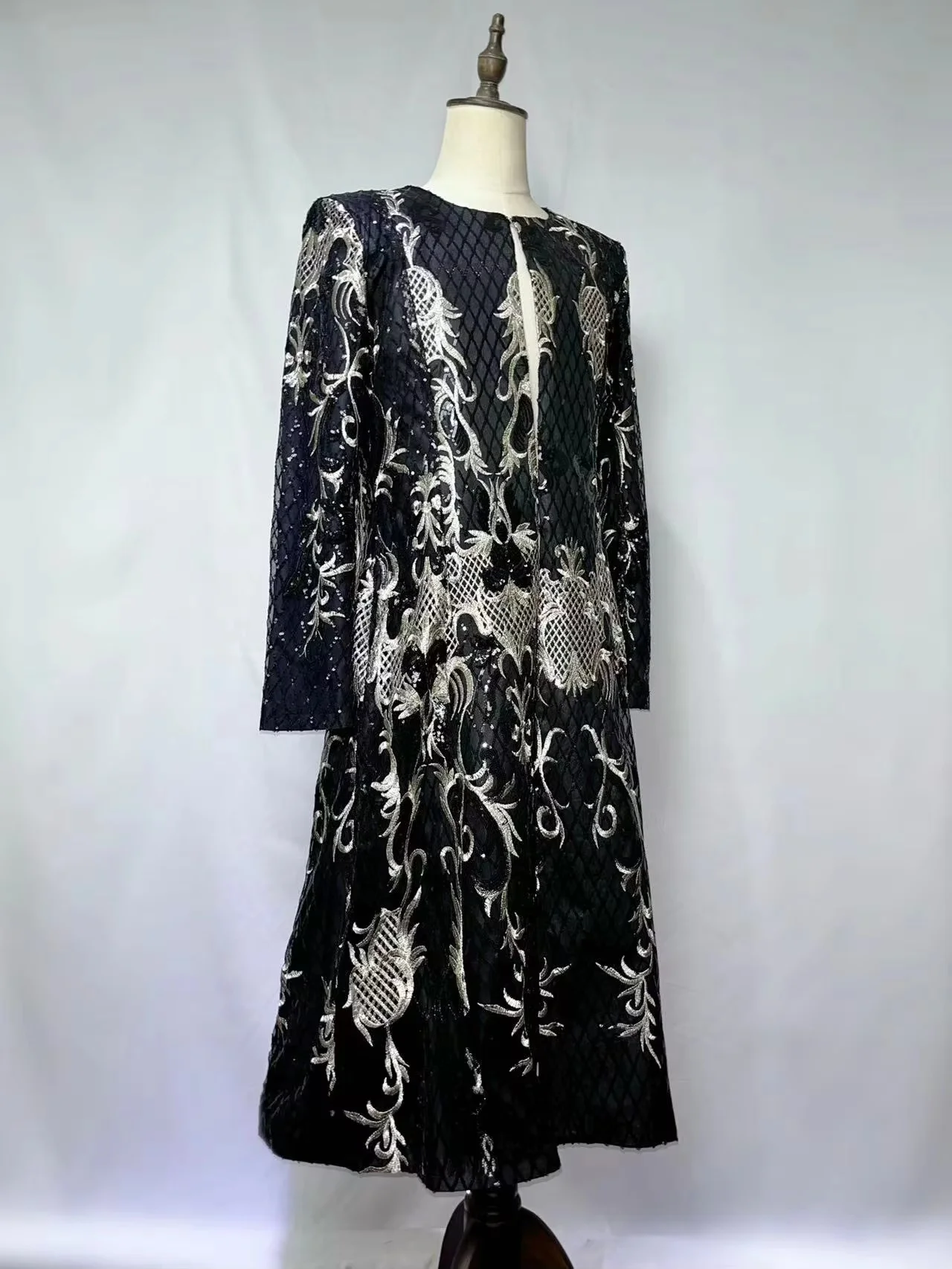 Customized Men's Black Embroidery Long Jacket Costumes Stage Show Singer Dancer Performance Wear