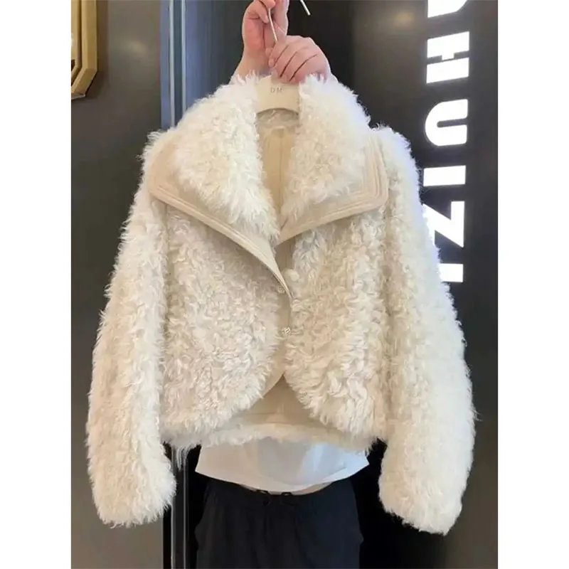 معطف فرو نسائي 2026 سترات شتوية للخريف جديد شعبي فرو متكامل قصير عطر صغير أبيض سترة فرو تقليد #1
