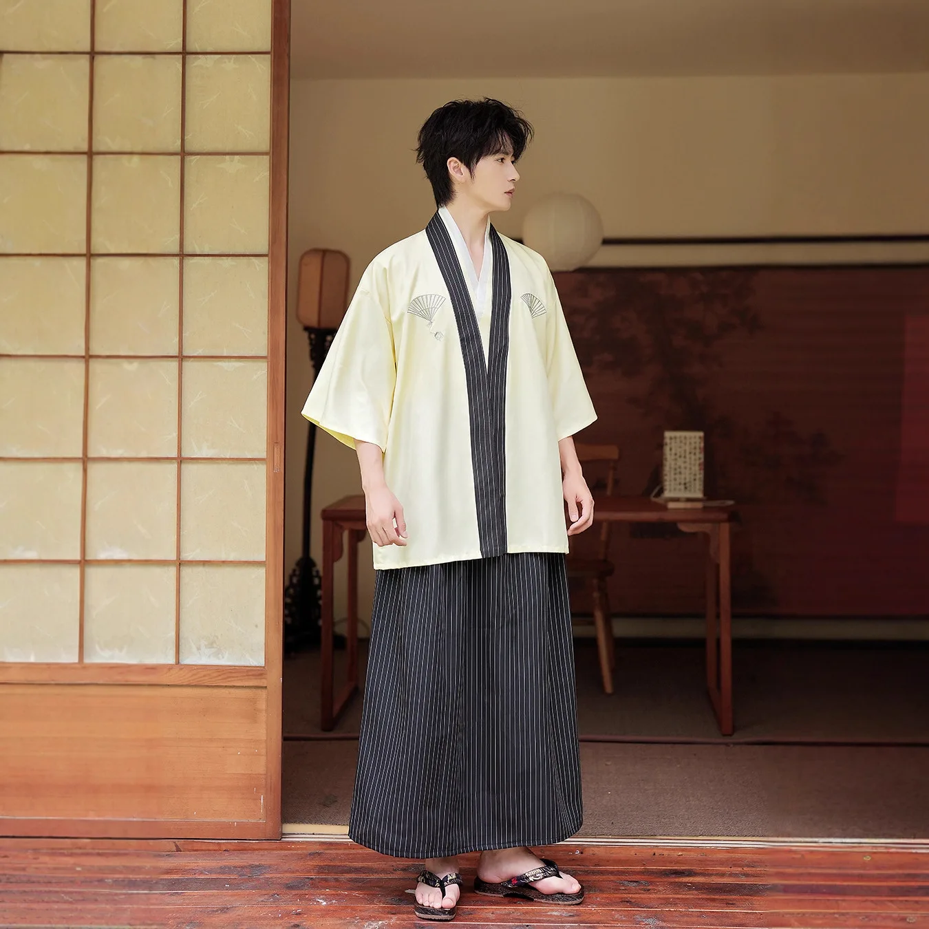 White Vintage Japanese Kimono Traditional Men's Formal Kimono Cosplay Costume Samurai Clothing Male Striped Long Skirt Outfit