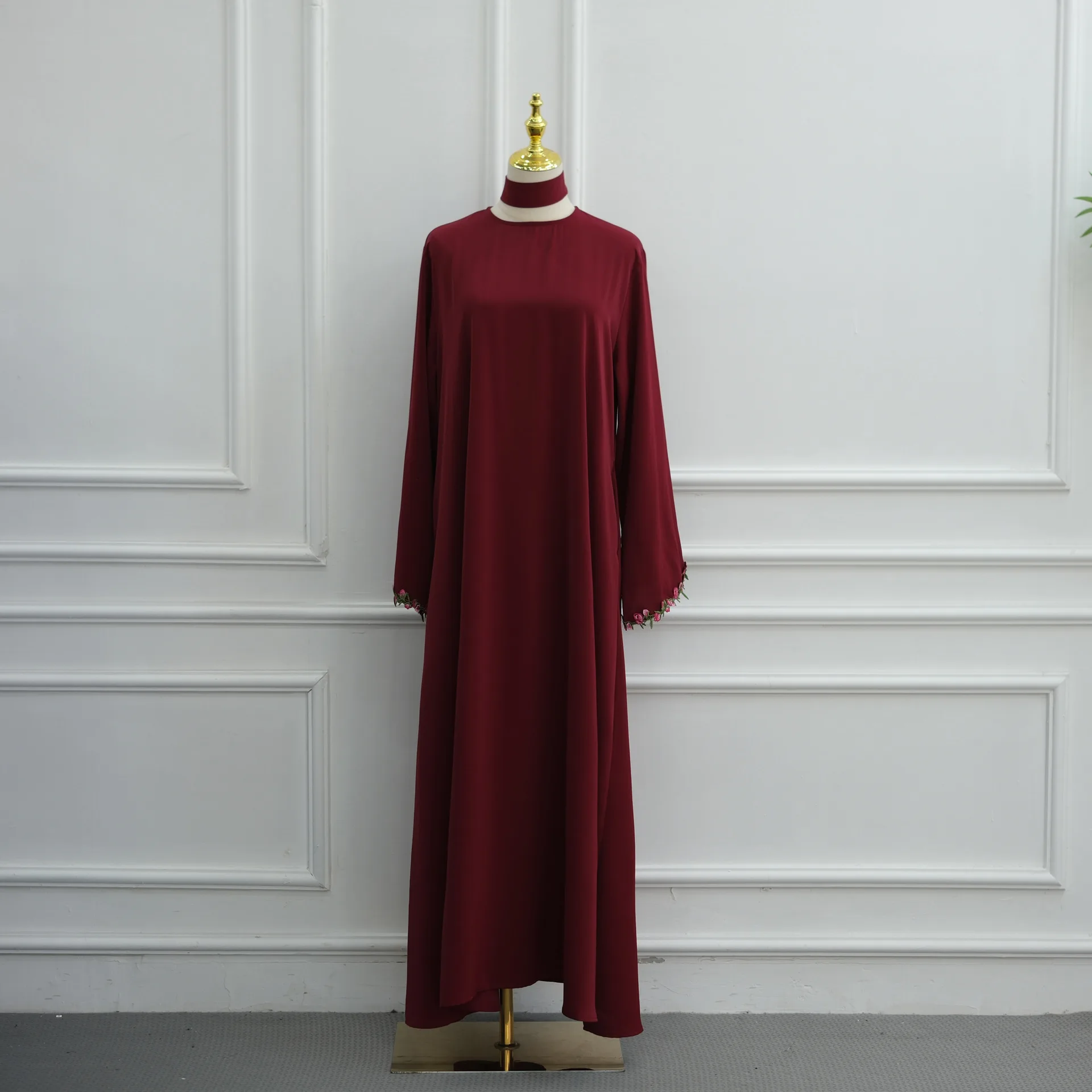 Zahraa Damenkleider Islamische Kleidung Freizeitkleid Spitzenblumen Neues Weiches Nida Geschlossenes Abaya Muslimisches Kleid mit Passendem Hijab – Detail 19