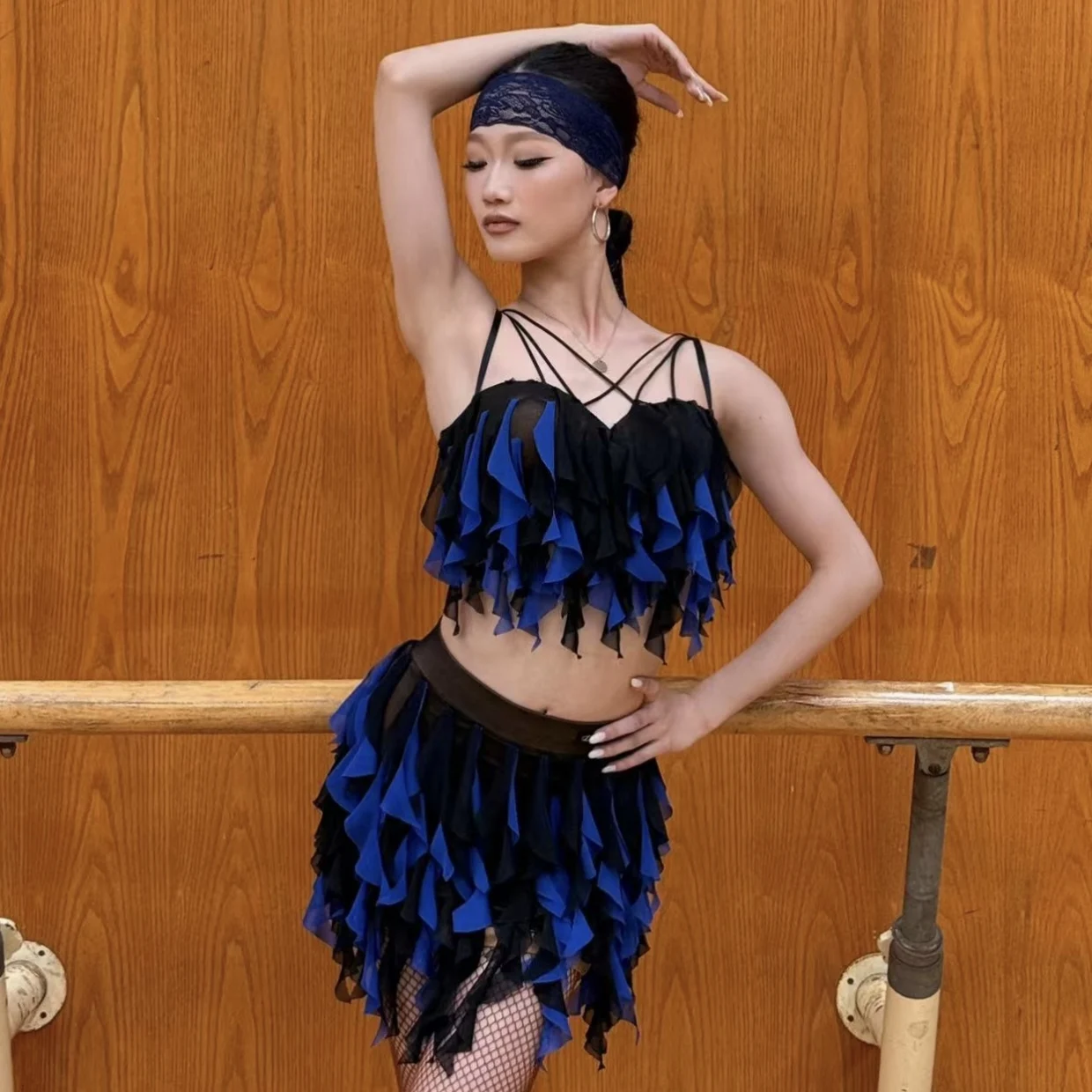 

Latin Dance Costumes For Women Training Outfit Black And Blue Camisole Top Mesh Tassel Skirts Practice Suit Latin Wear DQS19301