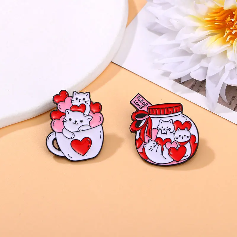 4pcs Cute Cartoon Cat Enamel Brooch Creative Animal Valentine\'s Day Heart Gift Lapel Pin Badge Backpack Clothing Hat Accessories