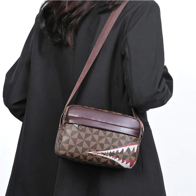 Allover Geometric Print Crossbody Bag for Men Retro Shark Mouth Sling Purse Casual Adjustable Strap Shoulder Bag image 5