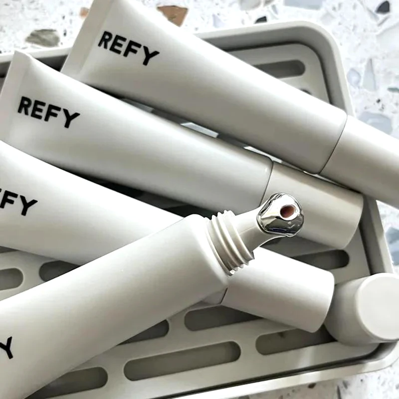New REFY Lip Gloss with Hyaluronic Acid Nonstick Long-lasting Smooths Lips Nourishing Hydrating Clear Lip Care Soften Lip Skin