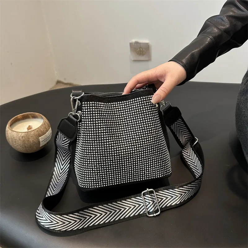 

Ручная сумка-ведро со встроенным бриллиантом, женская модная дизайнерская сумка с плечевым ремнем, высококачественная городская сумка Simplici Sle