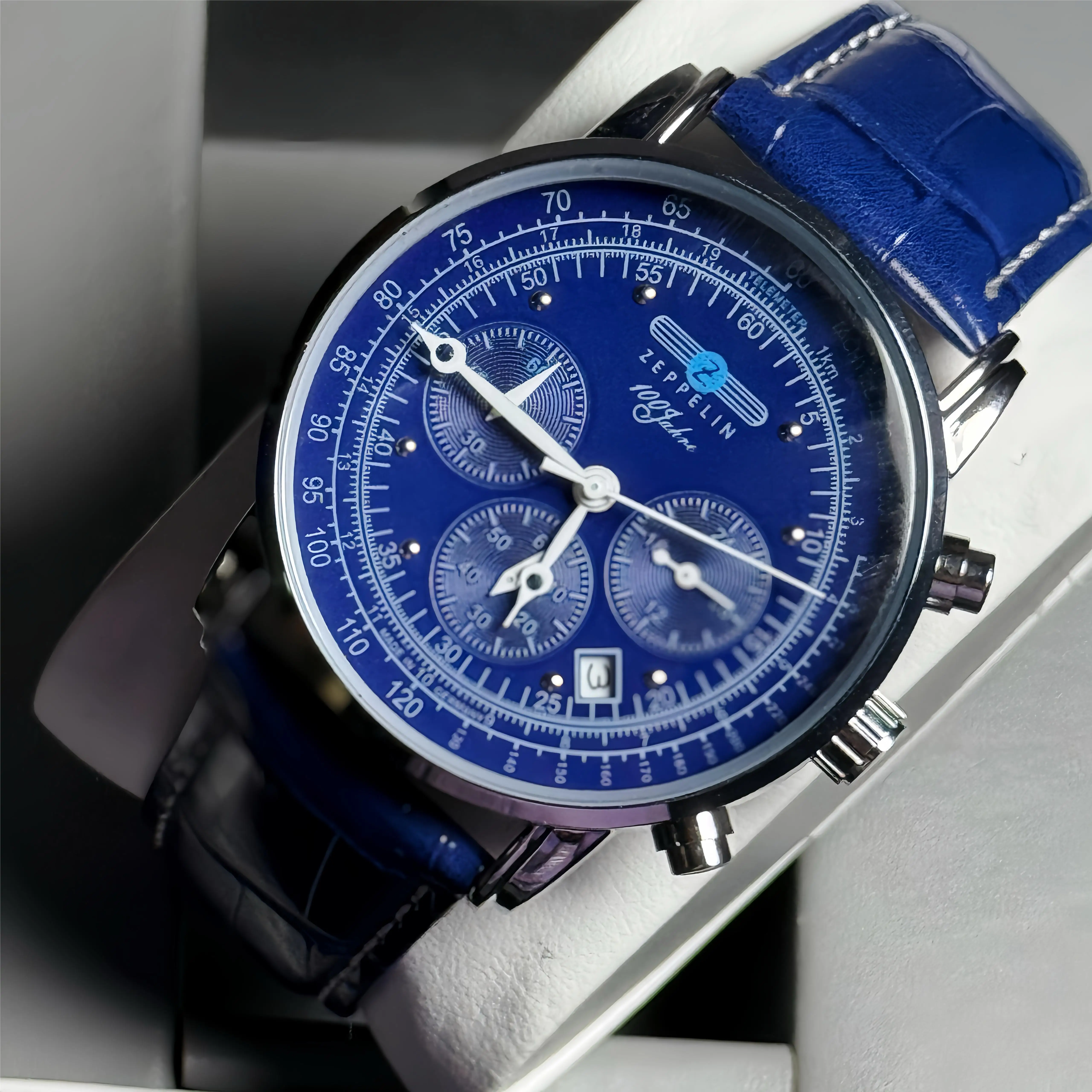 2026年ファッション新レトロビジネスカジュアルレザーストラ - Luxury Watch With Green Dial のレビューと価格