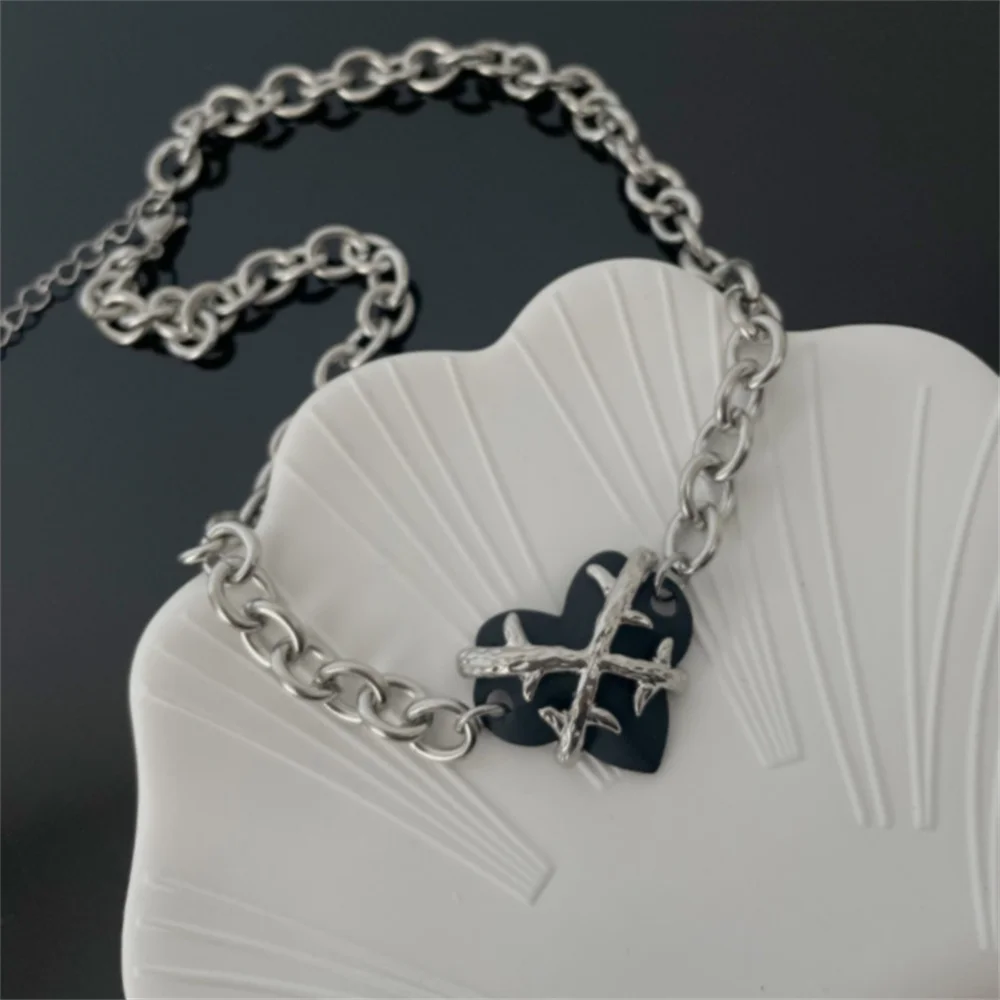 Gotische Schwarze Love Choker Punk Dicke Kette Schlüsselbeinkette Halskette für Frauen Retro-Schmuck Trendige Damenaccessoires Geschenk – Detail 4