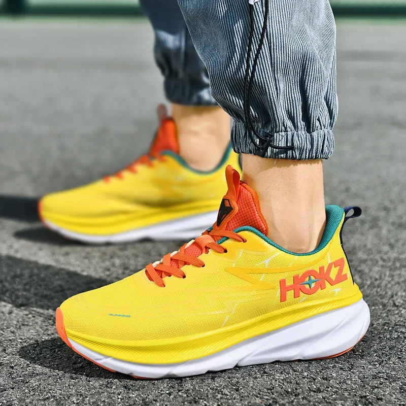 New Men Running Shoes Women Training Running Sneakers Light Weight Walking Comfortable Athletic Sneakers SMen Footwears