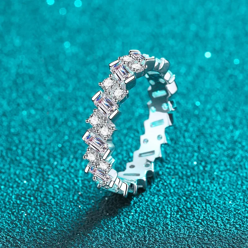 0.9ct Moissanite S925 Silver Rings for Women Plated Platinum V-Shaped Wedding Diamond Band Lover's Gift Jewelry Wholesale