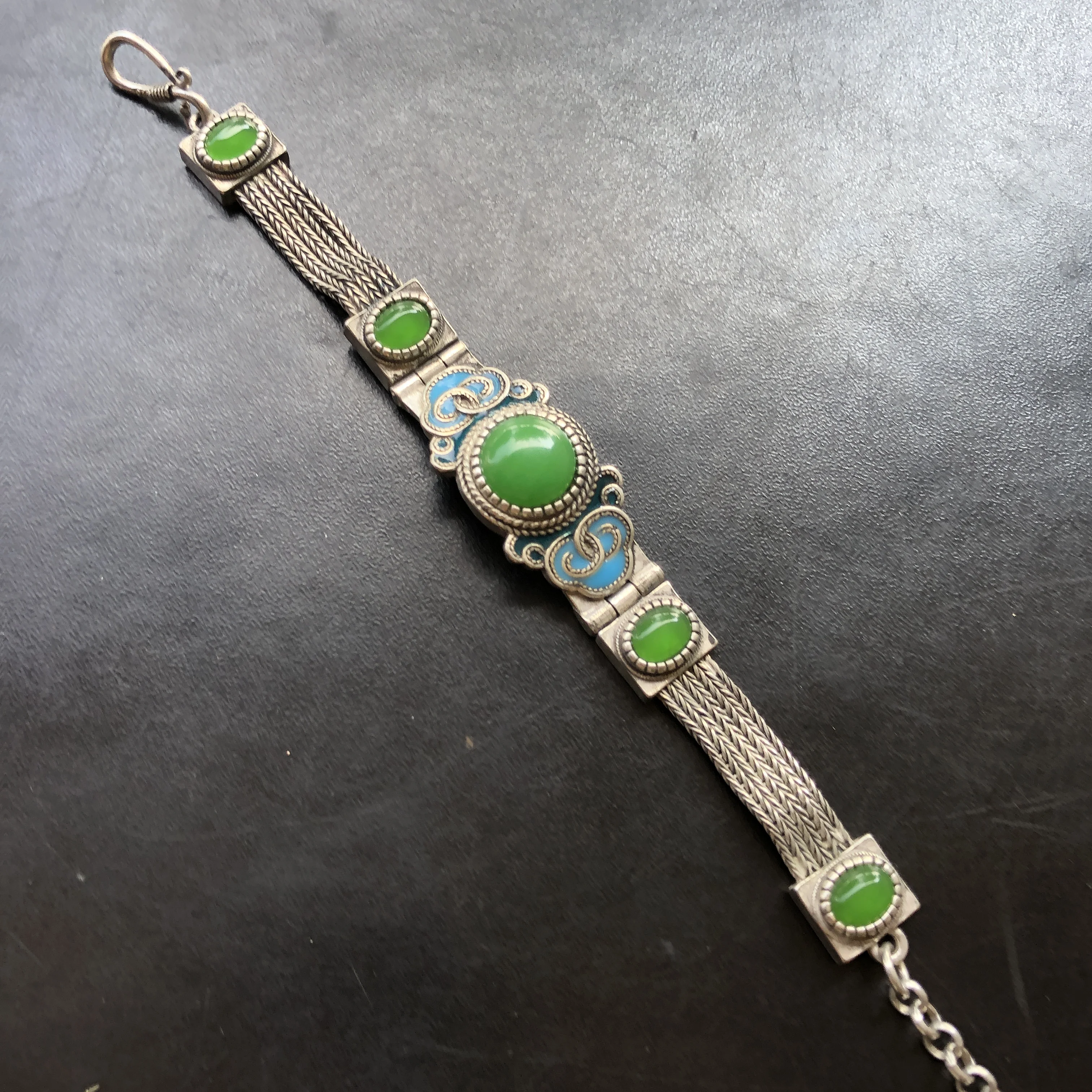 Vintage Tibetan Silver Braided Chain Bracelet Inlaid Green Stone Enamel Cloud Pattern Retro Chinese Ethnic Style Adjustable Wris