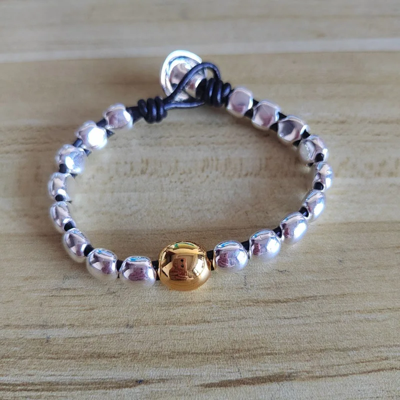 

Хит продаж 2026 года: изысканный браслет из бусин с креативным дизайном, идеально подходит для повседневного и модного образа.