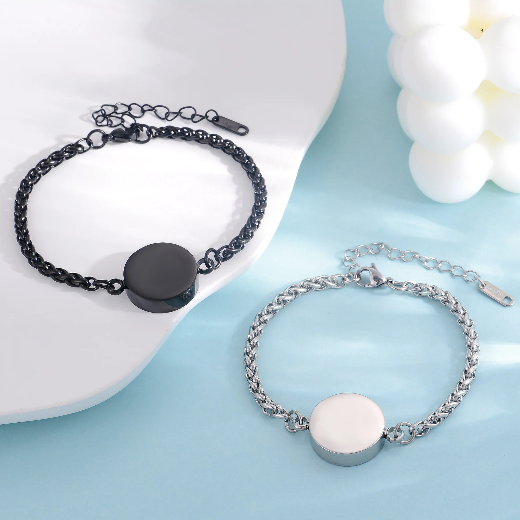 Maßgefertigtes Rundes Charm-Armband für Asche, Edelstahl-Erinnerungsstück für die Einäscherung, Gedenkarmreif für die Aufbewahrung von menschlicher oder tierischer Asche – Detail 5