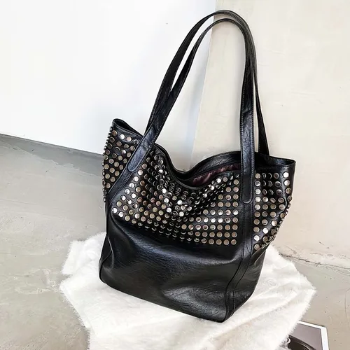 Imagen 2 del producto Bolso de mano con remaches a la moda, nuevo bolso de compras de gran capacidad, bolso de mano para mujer, bolso de un solo hombro para axila