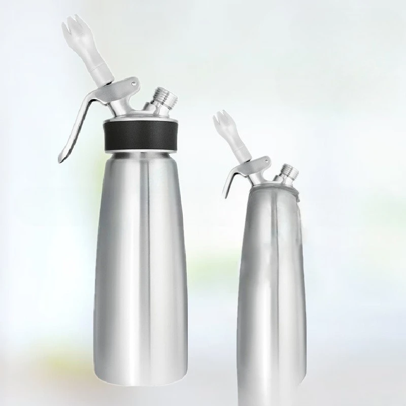 Cremepistole, Edelstahl, Schäumer, Generator, Milchschläger, Cremeflasche, drei Rohrköpfe