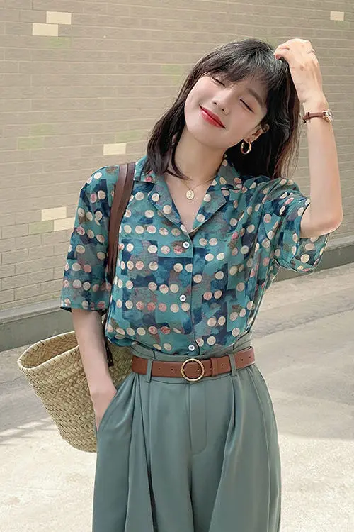 

Peter Pan Collar Blouses Women Puff Sleeve Slim Fit Ruffle Trim Kawaii Style for Preppy Students and Weekend Streetwear Looks