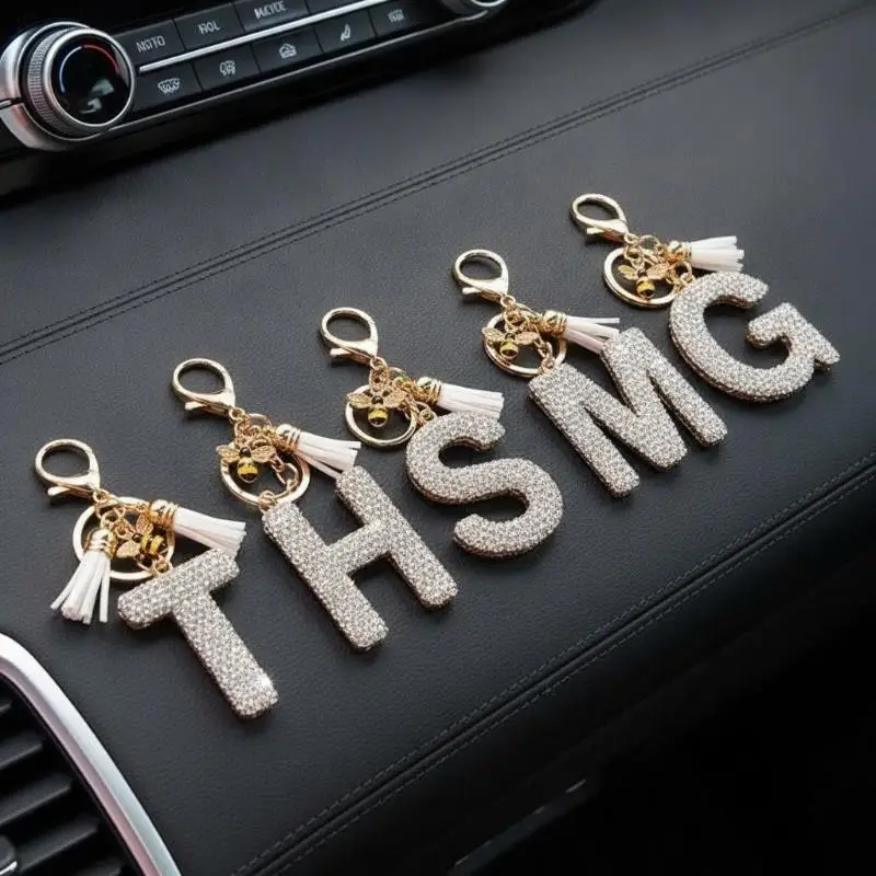 Glitzernder Strass-Schlüsselanhänger mit A-Z-Initialen, niedlicher Bienen-Anhänger, Quasten-Dekoration, personalisierte Geschenke für Autoschlüssel und Taschen – Detail 4