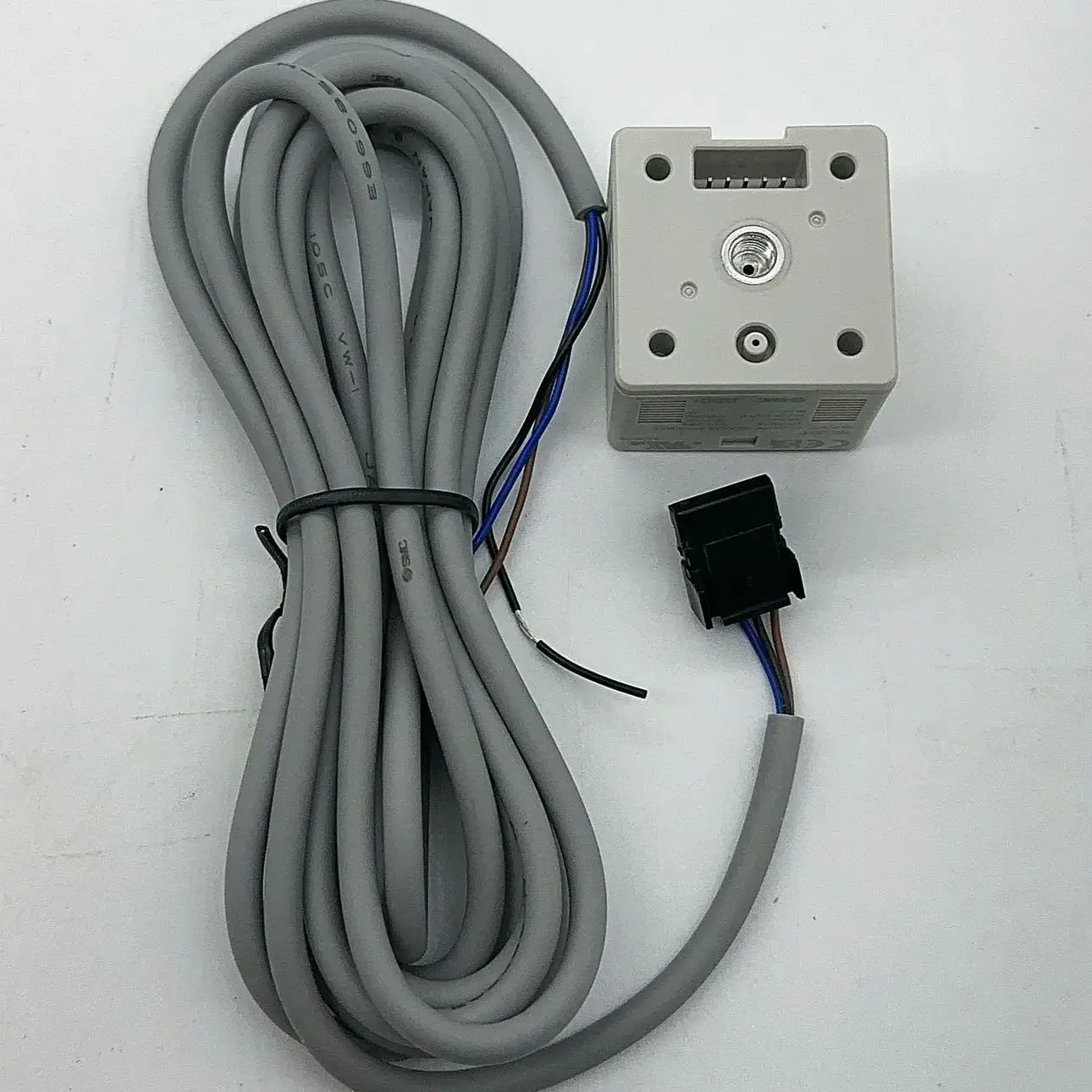 Датчик бесконтактного переключателя Реальная съемка ISE20-P-M5-L Датчик приближения