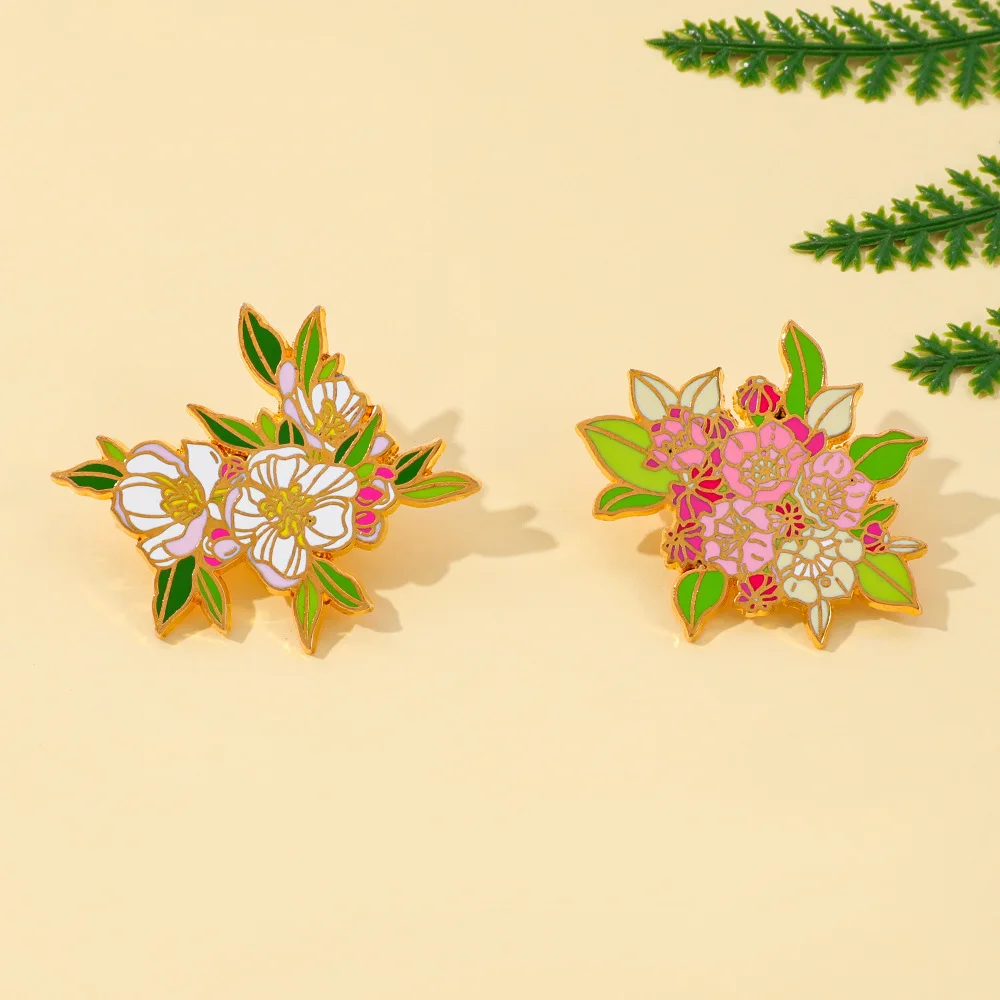 Kreatywna odznaka metalowa z motywem roślin i kwiatów, broszka z kamelią, pamiątkowa przypinka.