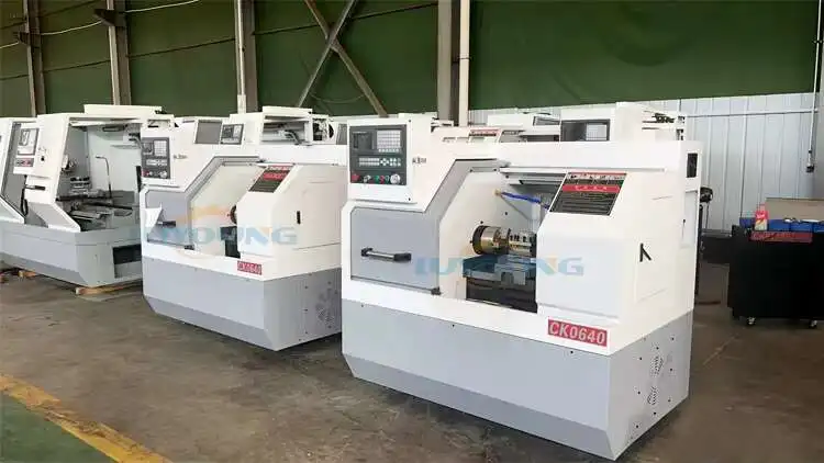 CK0640 Small Metal CNC Turning Automatic Chuck Lathe Hine Center