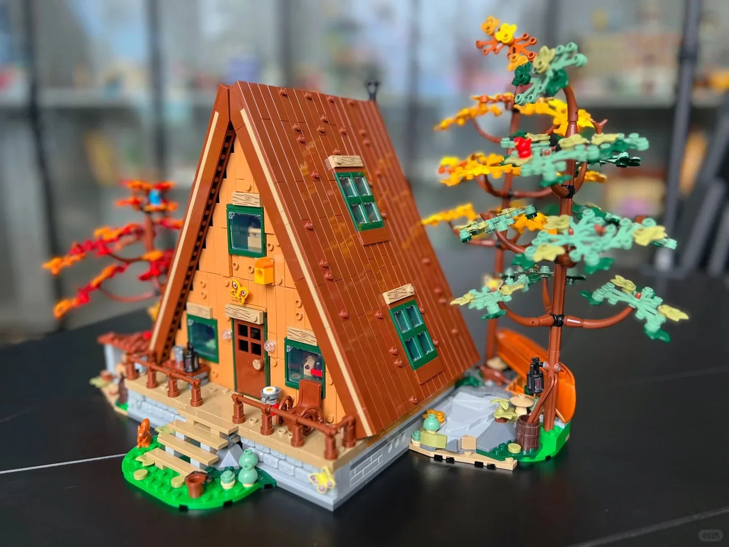 

2025 НОВИНКА В наличии, А-рамка, кабина, лесной дом, строительные блоки с подсветкой, вид на городскую улицу, строительный блок, игрушка, подарки для детей