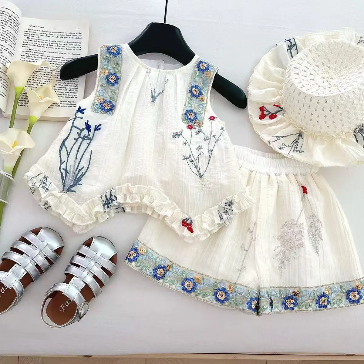 

Girls Summer Set Thin Hollow out Sleeveless Top And Shorts Set Children's Fashionable Two-Piece Outfit for 2-9Y