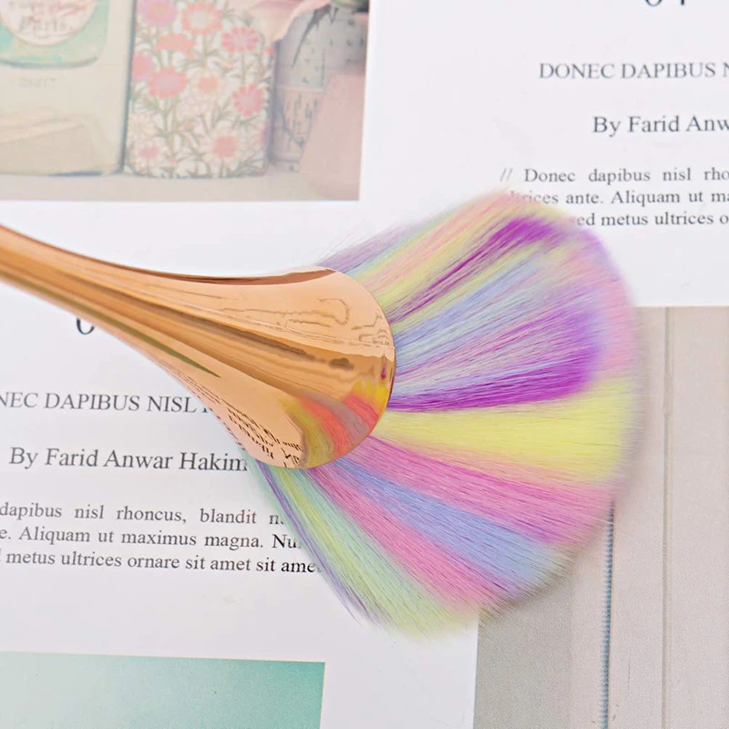 1 pz spazzola per polvere per unghie multicolore setole morbide polvere per unghie gel acrilico smalto pulizia strumenti per unghie design ergonomico con manico lungo