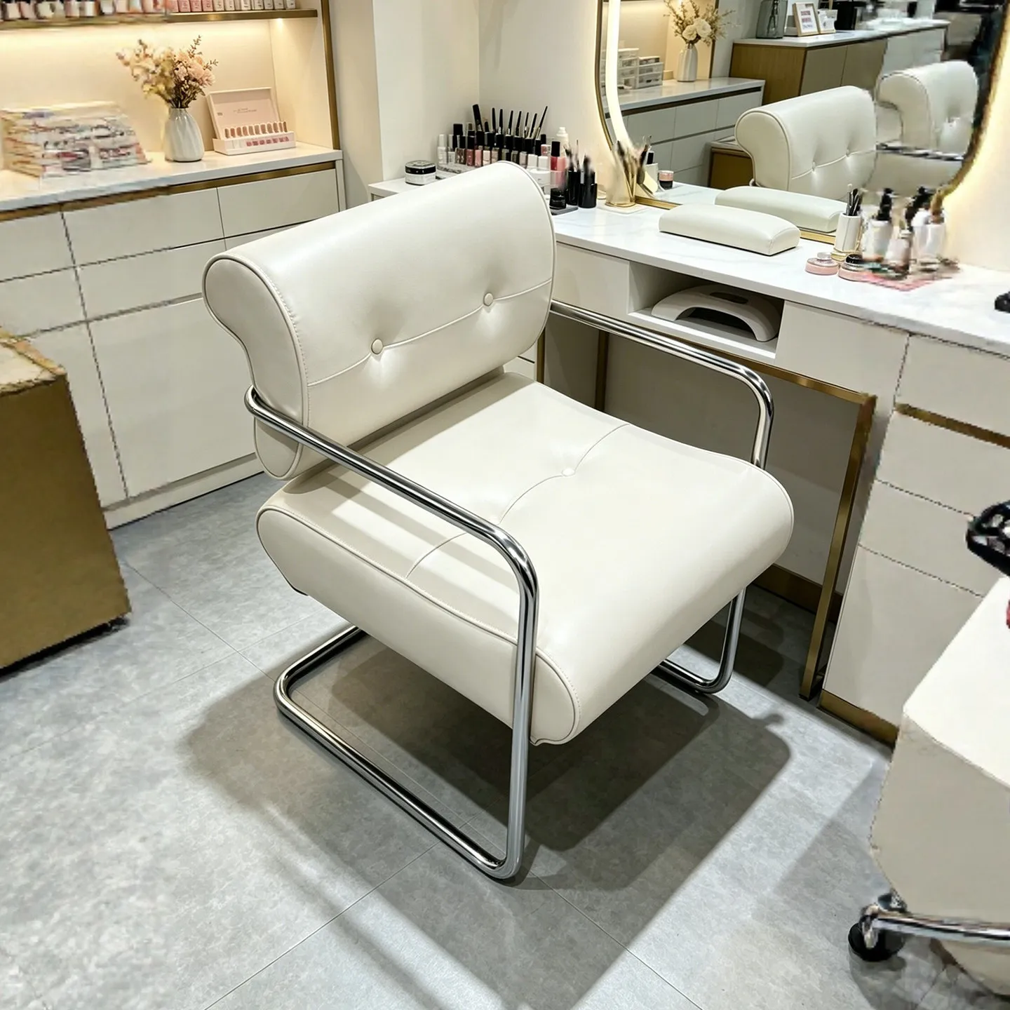 Internet celebrity retro style stainless steel sofa chair, suitable for nail salons, living rooms, cafes, home furniture