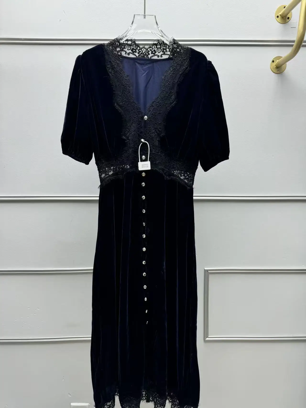 

Retro Lace Patchwork Velvet Bubble Sleeve Waist Cinched Midi Dress Women's Spring Summer New Style A-Line Skirt Casual Single...