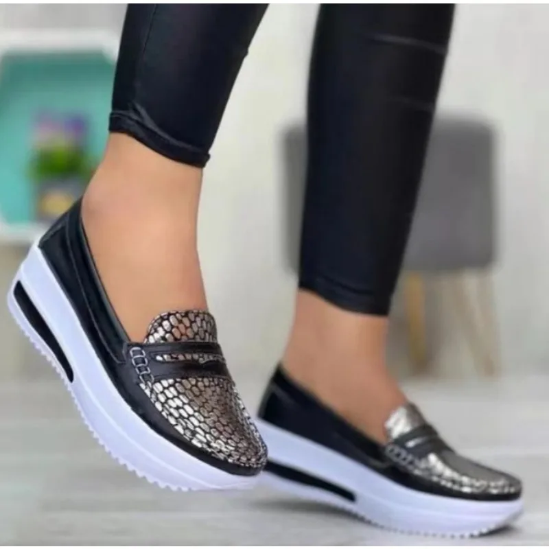 

Plus Size 43 Casual Flat Shoes Women's Loafers Platform Lightweight Sneakers Slip On Vulcanized Shoes Low Top Wedge Women Shoes