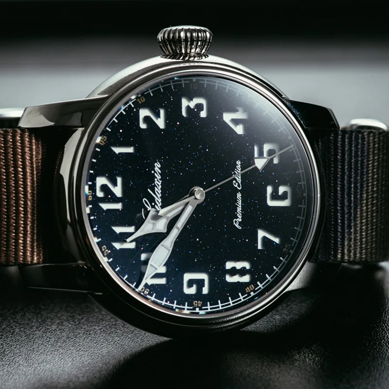 

SIDAXIN Мужские часы-пилот 43 мм Кварцевые наручные часы 50 м Водонепроницаемые с сапфировым стеклом BGW-9 Светящиеся VH31