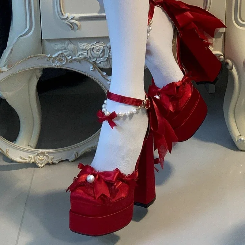 รองเท้าส้นสูงแบบหนาพื้นกันน้ำสไตล์โลลิต้าหวานๆ สำหรับงานแต่งงานและงานเลี้ยง