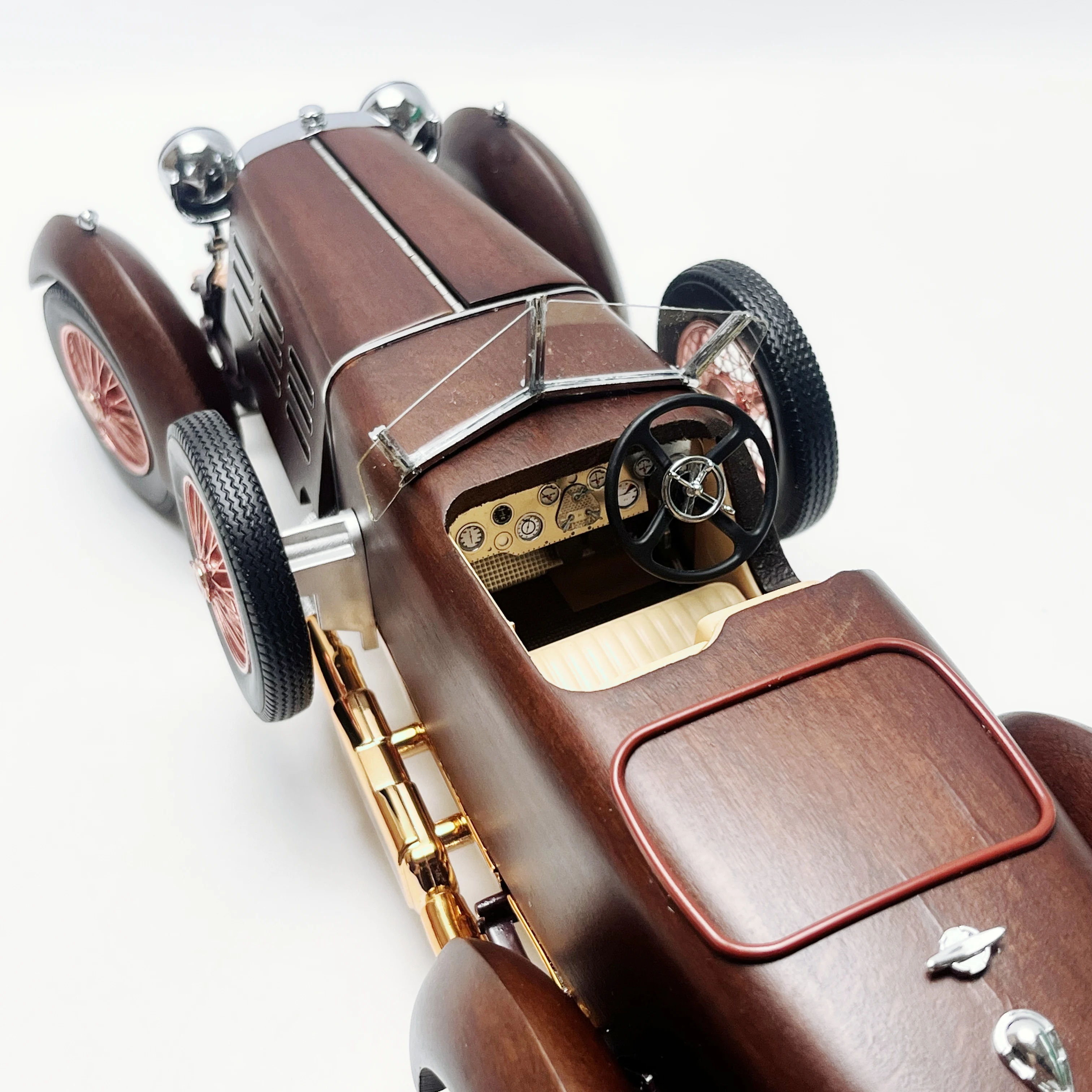 Diecast 1/18 TRL escala Tulipwood Speedster H6C Hispano Tulipwood coche modelo coleccionable juguete para regalo recuerdo adorno de exhibición