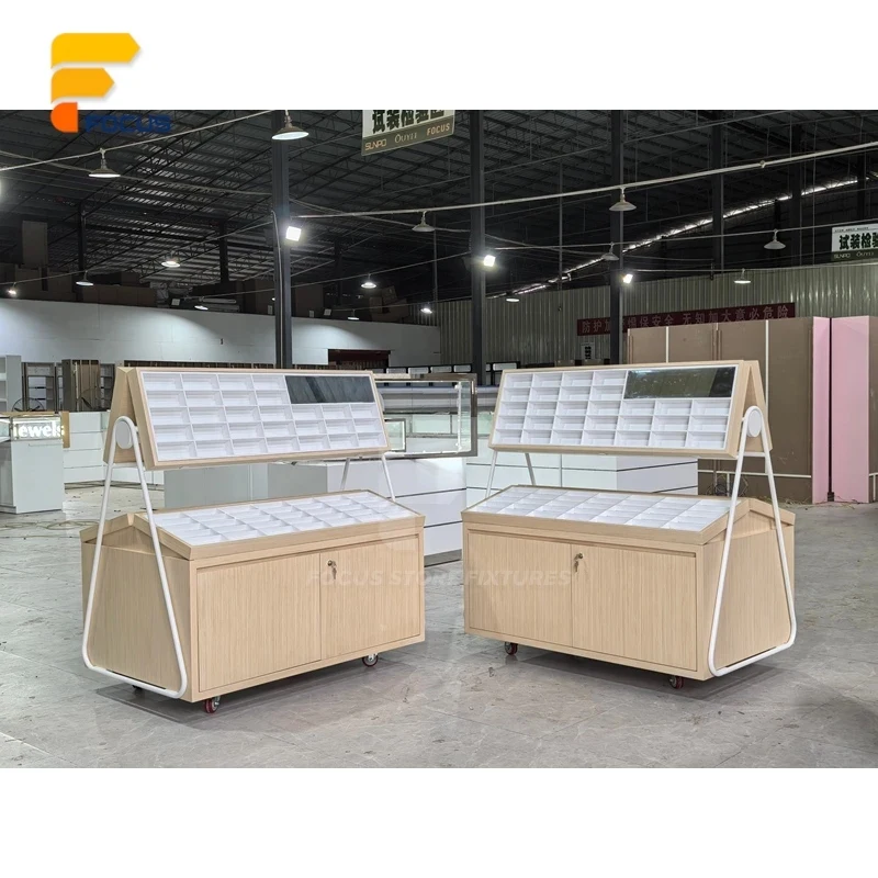 custom.Customized Interior Metal Display System Interior Design High-end eyewear interior design
