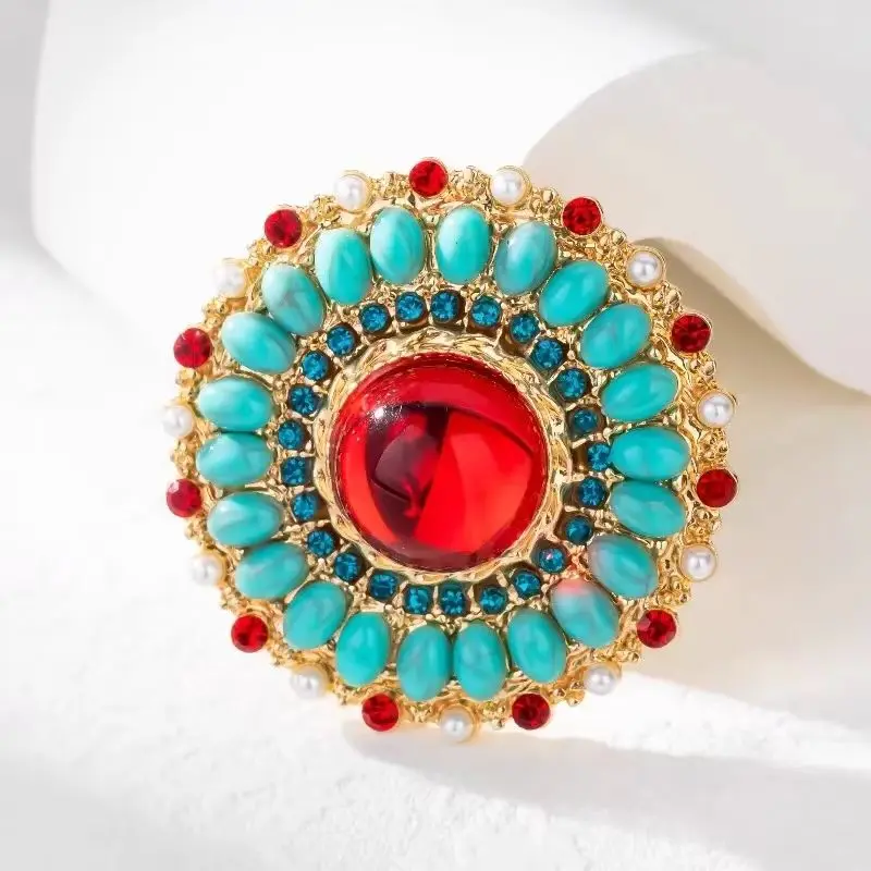 

European and American retro court style turquoise brooch exquisite medieval style