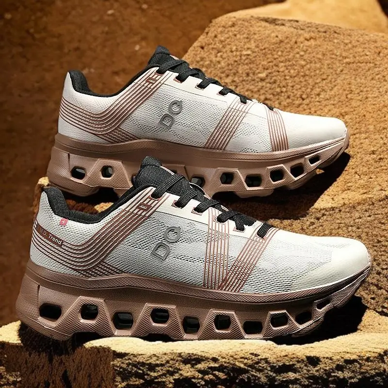 

Trendy and Comfortable Casual Sports Shoes: Fashionable Soft-Sole Walking Footwear