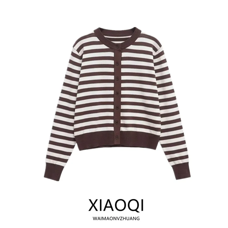 

Spring 2025 Women's Knitted round Ne Long Sve ort Jaet Versatile Comfortable Commute Sle Regular Length Cardigan