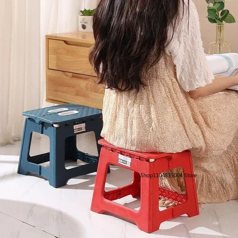 2025 كرسي سرج محمول قابل للطي خفيف الوزن للتخييم والصيد - مقعد صغير من البلاستيك السميك للبالغين والأطفال