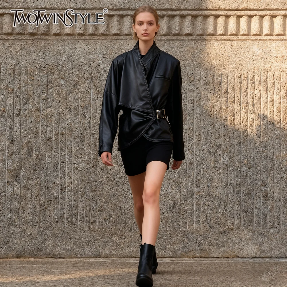 

TWOTWINSTYLE однотонные свободные куртки нестандартной формы с поясом для женщин, кожаная куртка с v-образным вырезом и длинными рукавами в стиле пэчворк, женская новинка