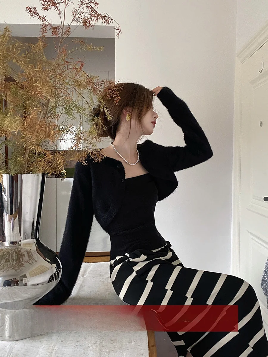 

Комплект из двух предметов: вязаный свитер и жилет в стиле ретро для женщин, облегающий крой, из нейлоновой ткани, для весеннего сезона