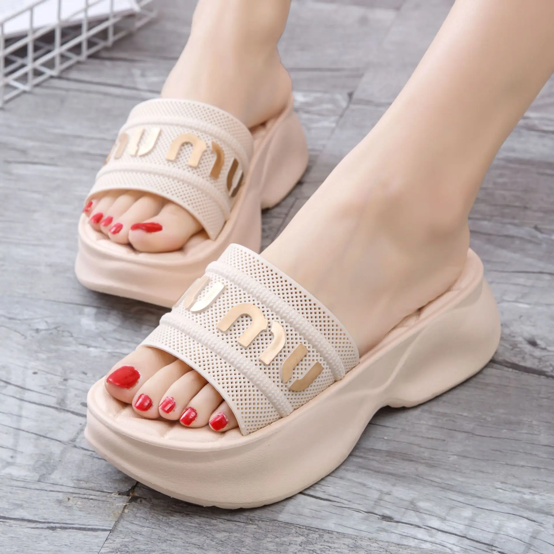 Women's Fashion Slippers Outside Wear Thick Bottom Heightening Non-slip slippers Platform Sandals Comfort Cushion Slides