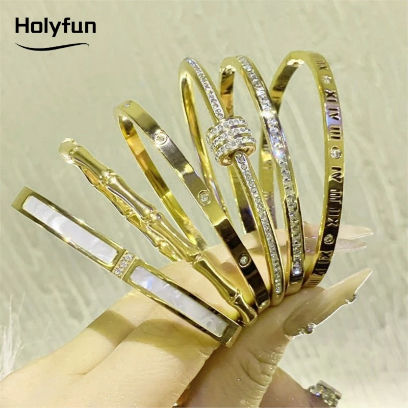 1pc Titanium Steel Gold Bracelet, Fashionable Classic Style, Stainless Steel Bracelet,Inlaid With Zircon,For Womens Daily Wear